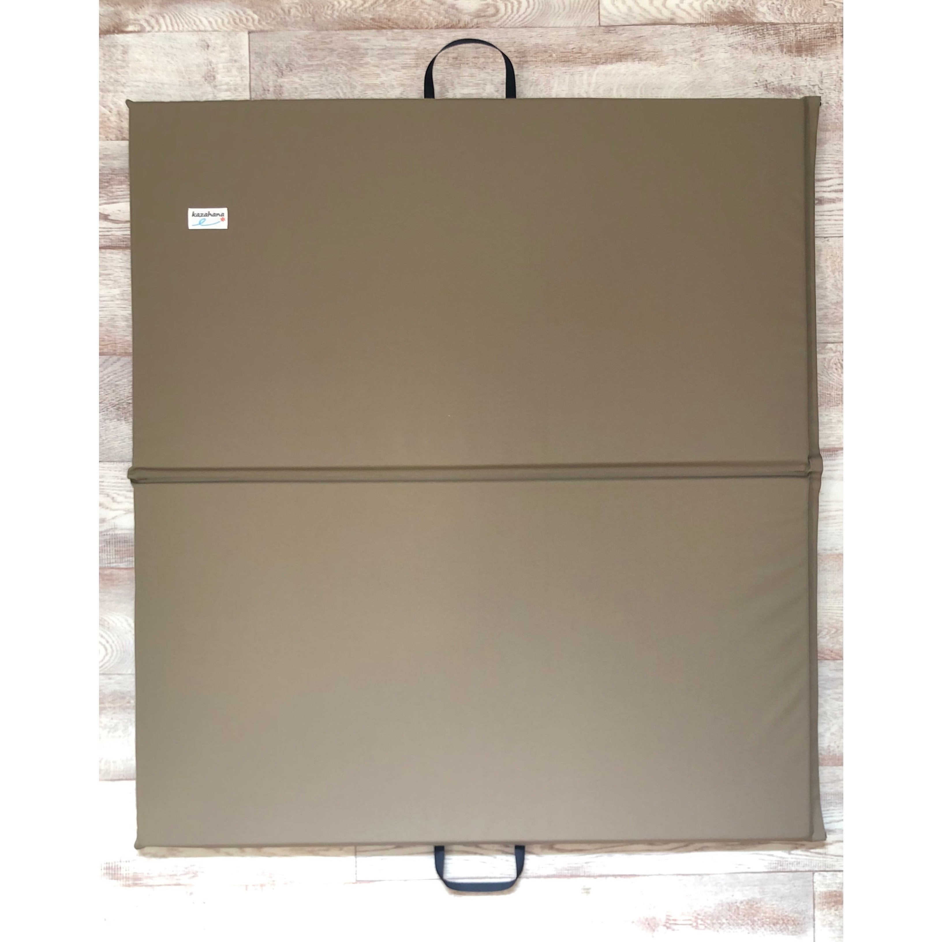 デザート × シルバーグレー × ダークグレー