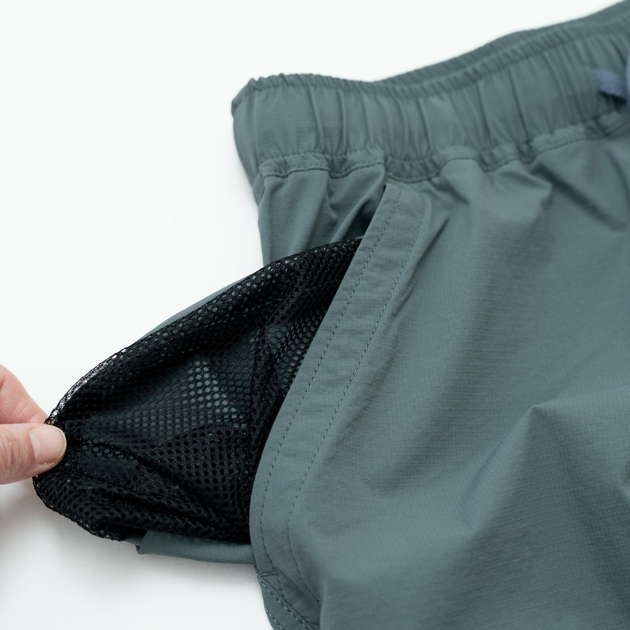 スモークブルー