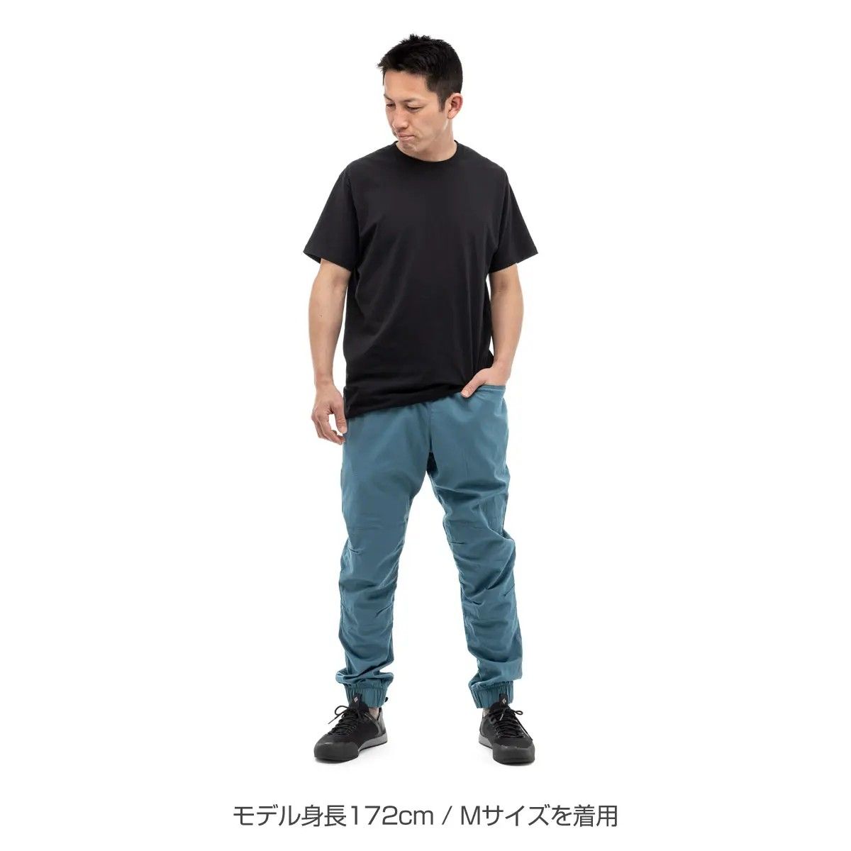 ブラック