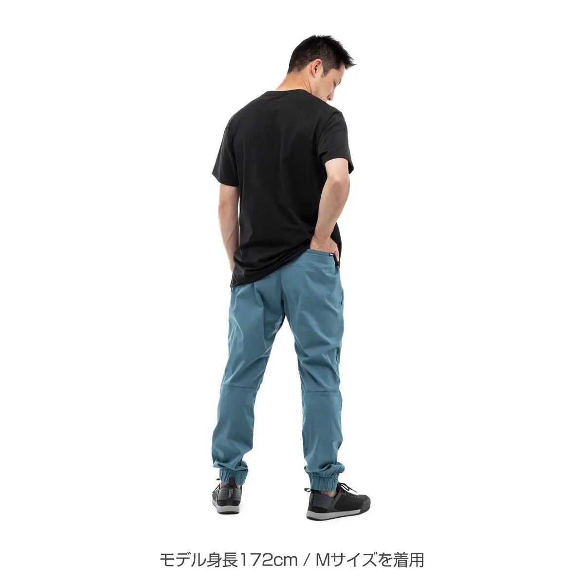 ブラック